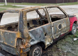 В Новороссийске два друга развлекались, поджигая чужие авто