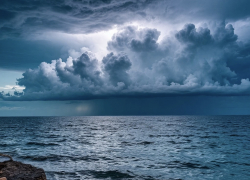 Внимание, Новороссийск! В Краснодарском крае объявлено штормовое предупреждение 