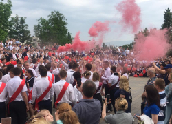 В Новороссийске целый класс может лишиться выпускного из-за дымовой шашки 