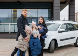 Сотрудникам компании новороссийского бизнесмена Сергея Шишкарёва начали дарить автомобили 