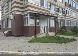«Есть справедливость!»: новороссийцам удалось вырвать помещения дома из лап коммерции
