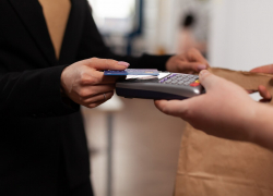 Денег не хватает: более 70 тысяч кредитных карт набрали жители Краснодарского края за месяц 