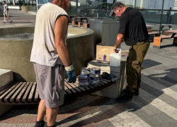 "Окрашено!": новороссийцев и гостей города просят быть внимательнее на набережной