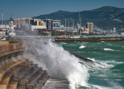 Погода в Новороссийске: норд-ост продолжает сдувать новороссийцев