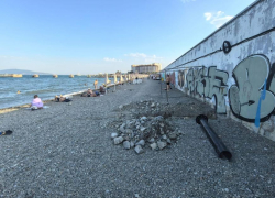 «Усы и хвост – вот мои документы»: новороссийцы просят привлечь к ответственности причастных к вырытой яме