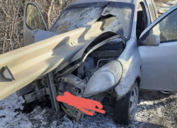 Как в "Пункте назначения": отбойник насквозь пронзил автомобиль под Новороссийском