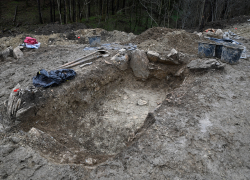 Некрополь жителей древнего поселка “Верхнебаканский” нашли на месте строительства развязки