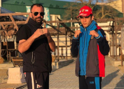 Тренер чемпиона России по боксу набирает группы мальчиков и девочек