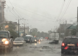 Новороссийцы расчехляют лодки. Город уходит под воду.