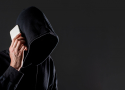 Россияне стали получать меньше звонков от мошенников - а что в Новороссийске