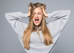 Гороскоп от «Блокнота»: Львам может помешать гордость, Овнам – импульсивность, а Скорпионам – ревность 