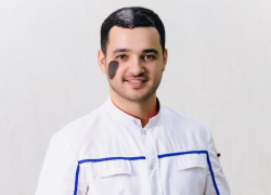 Стоматолог Артур Залян поздравляет коллег с профессиональным праздником