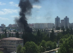Черный столб дыма был виден в Новороссийске