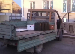 На грязной ГАЗели привезли еду в одну из школ Новороссийска