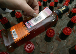 Делец в Новороссийске выдавал алкоголь с метанолом за "элитный" 