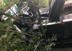 Водитель погиб, у пассажиров тяжкий вред здоровью. В соседнем Геленджике покатали туристов