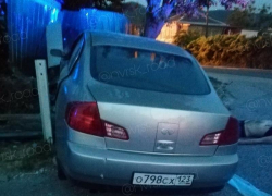 Машина почти не пострадала, а водитель погиб ночью в Мысхако под Новороссийском