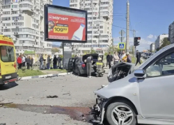 На дорогах Новороссийска ДТП и реверс, образовавший затор