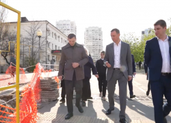 Мэр Андрей Кравченко сообщил, когда починят дороги в Центральном районе Новороссийска   