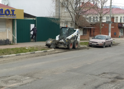 В Новороссийске продолжаются дорожные работы: куда лучше не ехать, чтобы не попасть в пробку