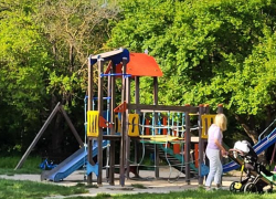 Состояние детских площадок в Новороссийске оставляет желать лучшего