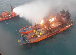 В Черном море в пожаре погибли моряки. МЧС продолжает поиски уцелевших