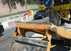 Водители грейдеров в Новороссийске умеют делать из своей техники кабриолеты