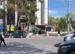 В Новороссийске у парка Фрунзе заработал новый светофор 