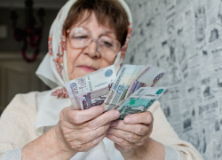 Новороссийцам изменят график выплат пенсий и пособий 