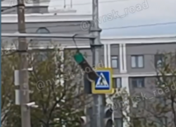 В Новороссийске "размотало" светофор, и что там с "ямой мэра"