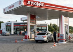 Жители Краснодарского края платят за бензин больше всех в стране