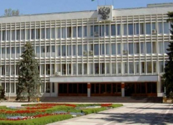 Чиновников Новороссийска, пойманных на антикоррупционном законе, наказали 