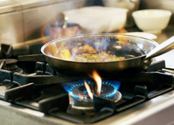 Нерадивая хозяйка чуть не устроила пожар в МКД Новороссийска