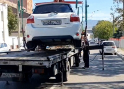 В Новороссийске борются с "бомбилами" на жд-вокзале 