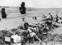 Новороссийск 75 лет назад: Малая земля увеличивается 