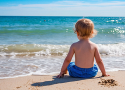 «Купите ребенку трусы!»: туристы в шоке от внешнего вида детей, отдыхающих на пляжах Черного моря