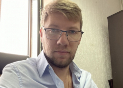 Руководитель строительной компании «НД-Строй» Никита Бесклубный поздравляет женщин с 8 Марта