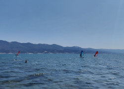 Погода в Новороссийске: жара и ветер не оставляют город 