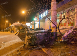 В Новороссийске дрифтовавшую иномарку разнесло об столб 