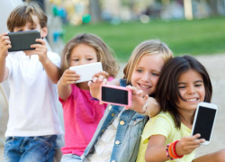 Детские СИМ-краты помогут родителям следить за отпрысками через смартфон