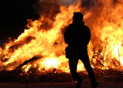 Пожилой новороссиец напился и сжег вещи своей родственницы: теперь ему грозит 2 года колонии