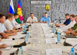После атаки Новороссийску помогают вернуться к привычной жизни: что известно о последствиях
