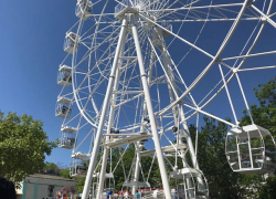 Не успели новороссийцы покататься на новом колесе обозрения, как его уже закрыли