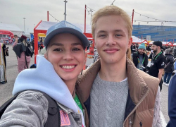 Жительница Новороссийска встретилась с Пальто на Всемирном форуме молодежи в Сочи 