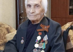 Вековой юбилей в Новороссийске отметил ветеран войны и труда Андрей Маркелов