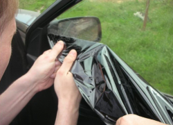 Новороссийцам, спрятавшимся за тонировкой, придется заплатить штраф