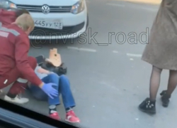 Новороссиец разворачивался и не заметил женщину на дороге