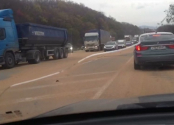 Выезд из Новороссийска превратился в «пшеничное поле»