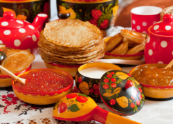 От языческих костров до блинов с икрой: гид по Масленице