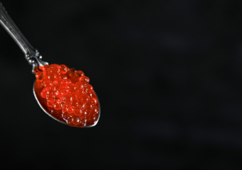 Как новороссийцам купить настоящую красную икру и отличить её от подделки 